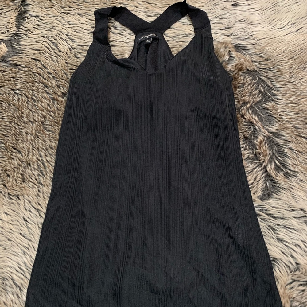 Banana republic V-neck black dressy
Textured, tank/ blouse size XS